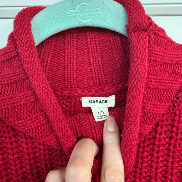 5/$50 🌷🌼🌿 GARAGE Chunky Knit Turtleneck Sweater Size S - Picture 2 of 3